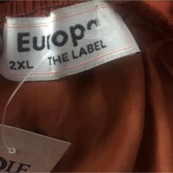 Europa Brown sweetheart neckline tie crop top size 2Xl Nwt minimalist feminine - Picture 3 of 4